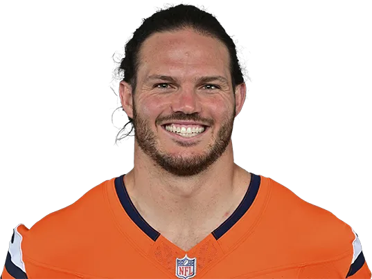 Alex Singleton headshot