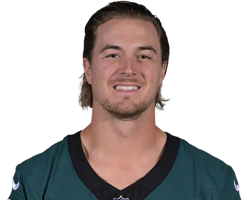 Kenny Pickett headshot