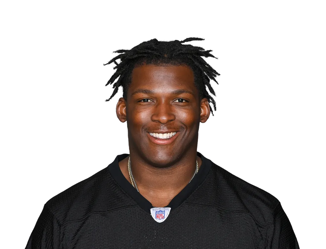 Keeanu Benton headshot
